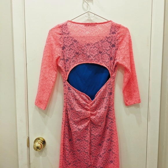 Mystic pink lacy, figure flattering dress - S - Picture 3 of 4